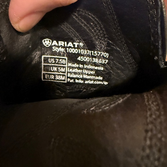 Ariat Heritage Round Toe Cowboy Boot- Brand New, Never Worn - Picture 9 of 9